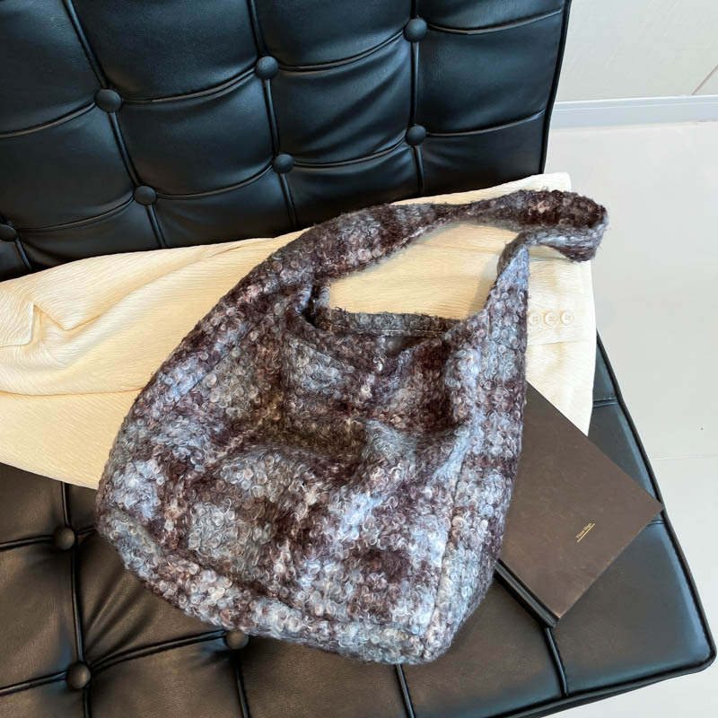 Otoño y invierno nuevo bolso de hombro de lana de viento de gran capacidad de moda estampado de leopardo bolso de lana de tote bolso retro debajo de la axila