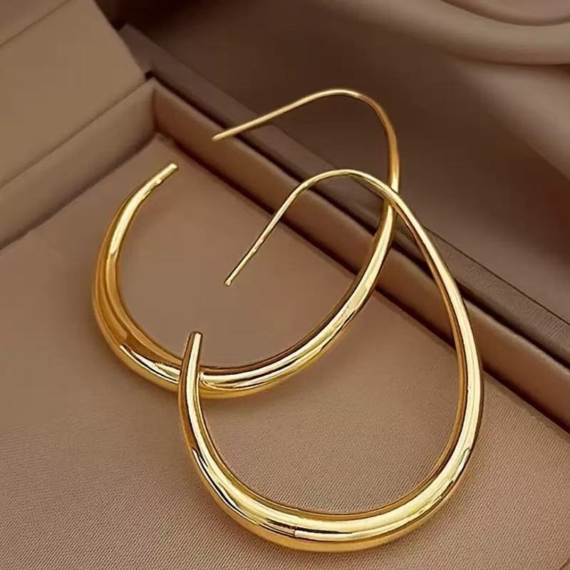 Retro fashionable geometric small design sophisticated earrings…
