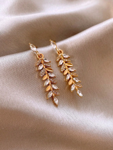 Pendientes de perla de diamantes con aguja de plata de súper hada, pendientes de borla de flores, pendientes de moda francesa, pendientes de nicho para mujer, lujo ligero, sentido de alta gama