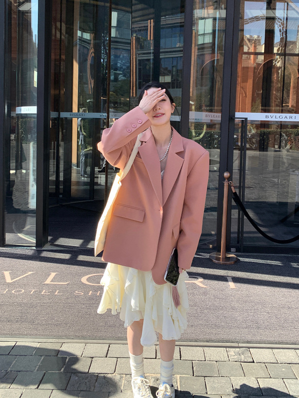 区区欧阳黑色西装外套女秋季高级感宽松休闲小个子设计感小众西服|undefined