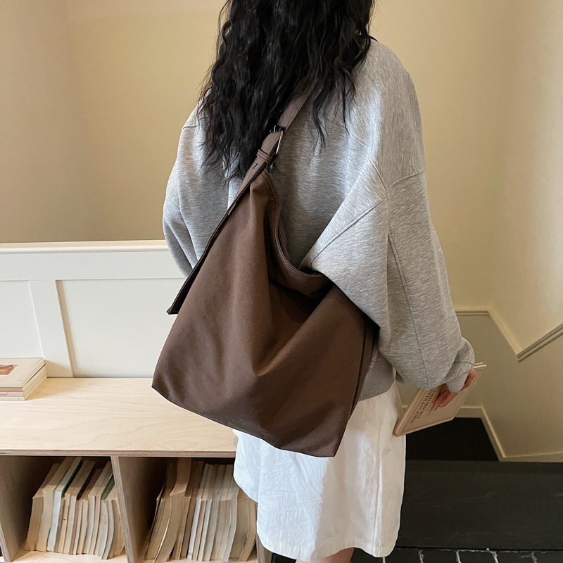 Nylon Large Capacity Tote Bag For Women 2026 New Casual Simple Shoulder Bag Utility Style Outdoor Commuter Bag - Thumbnail 4