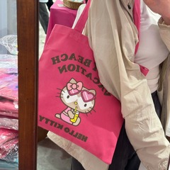 日本冲绳限定hellokitty单肩包高颜值爱心墨镜黑皮辣妹手提帆布包