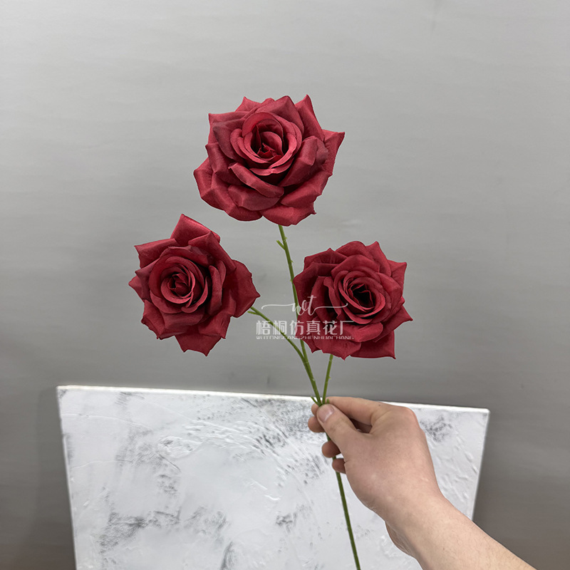3-head curled diamond rose—burgundy