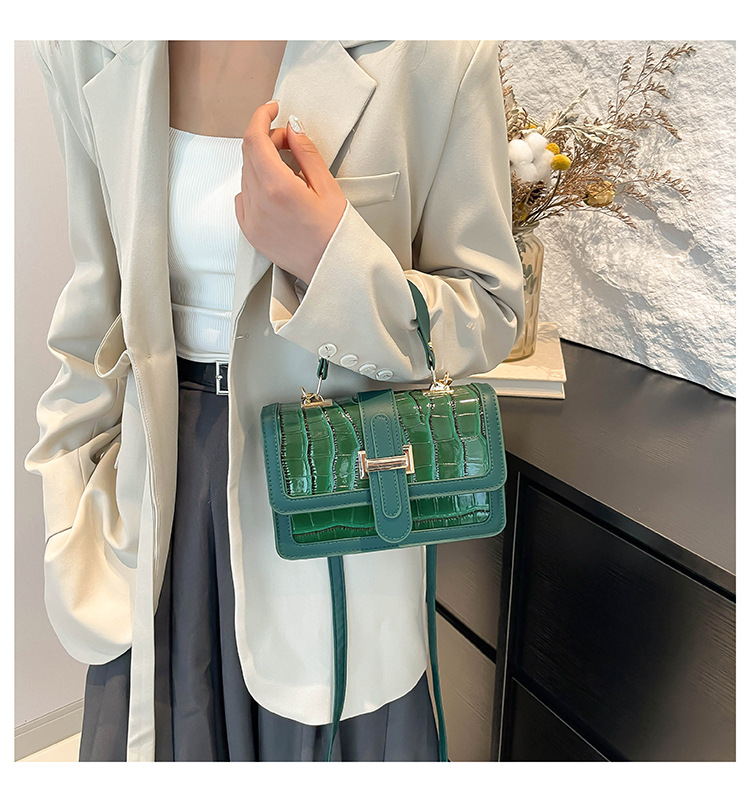 Håndholdt firkantet steinmønster 2024 Ny stil, trendy, eksklusiv, design i liten nisje, fasjonabel enkel kryssskulder_voghion.com