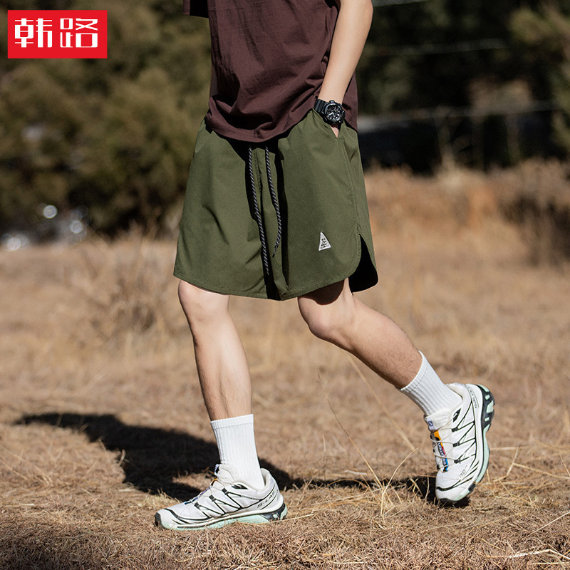 Hanlu Men's Embroidered Outdoor Functional Loose Shorts with Arc-Shaped Hem Slit Design, Sports Casual Five-Point Pants