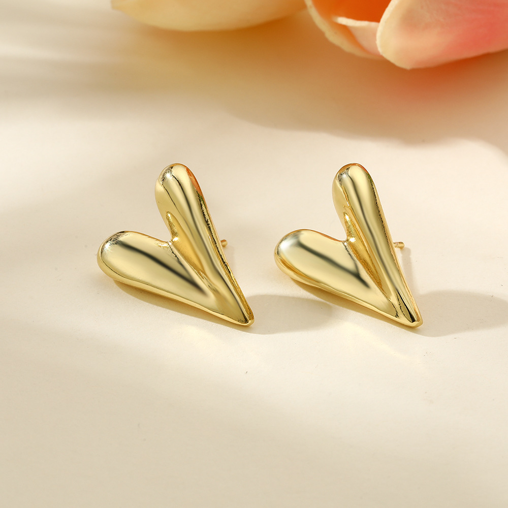Heart Shape Pattern 1 Pair Simple Style Heart Shape Plating Copper Gold Plated Ear Studs
