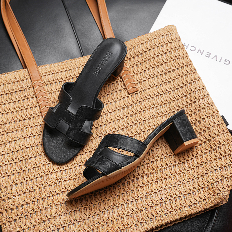 Women's Outdoor Slippers for Summer 2026, New Beach Style 5cm High-Heeled Sandals, Casual One-Strap Chunky Heel Sandals Wholesale