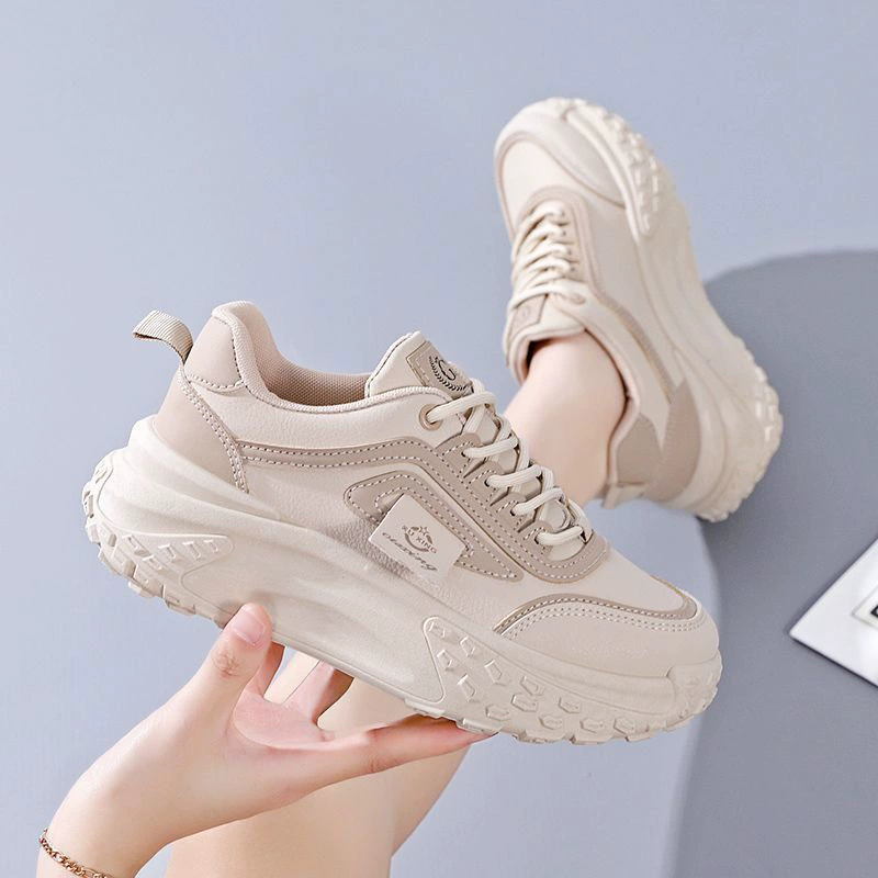 Прилив 2024 новой корейской версии туфель для девочек толстая подошва спортивная увеличенная обувь для бега Q029