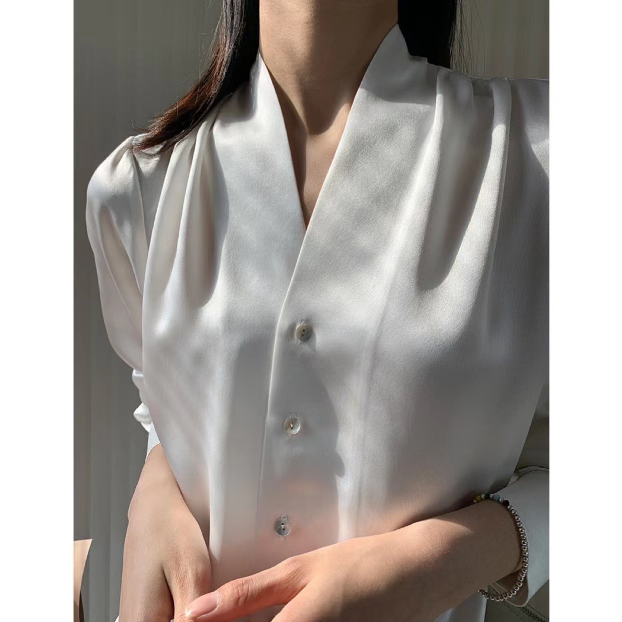 Light Luxury Triacetate Satin Pleated V-neck Single-breasted Elegant Shirt For Women Korean Version Commuting Long-sleeved