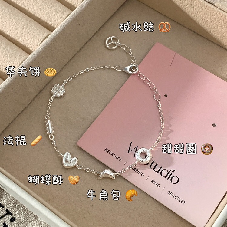 【Bread Head】Croissant Alkaline Water Knot Bracelet for Women, New Fashionable Light Luxury Niche Exquisite Design Hand Accessory