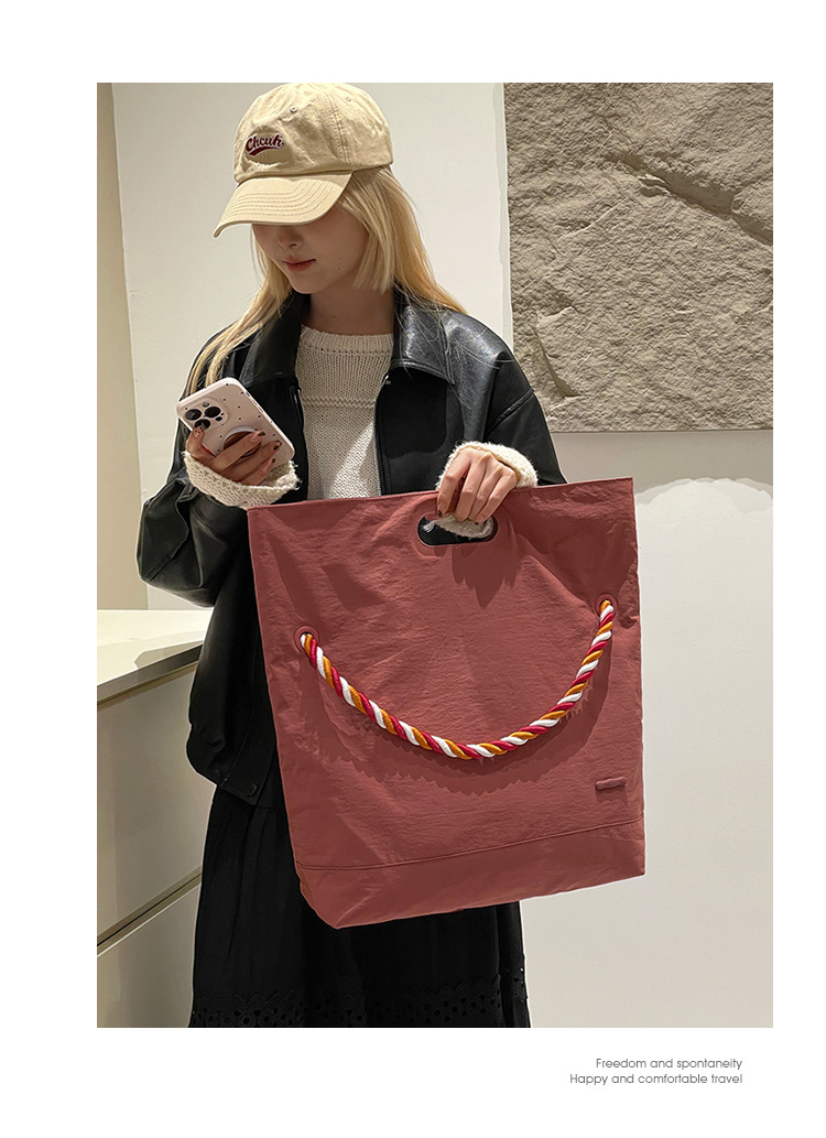 Colorful Fox's new niche women's thick-rope nylon fabric large-capacity commuter messenger single-shoulder bag undefined