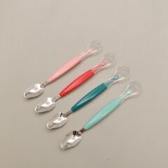 メーカーダブルヘッドスクレーパーフルーツ泥スプーン乳幼児クリエイティブシリコンスプーン子供赤ちゃんスクレーパーかわいい補助スプーン