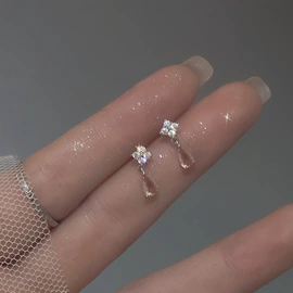 耳钉;戒指;项链