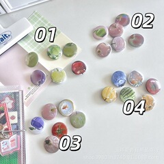 赤いリンゴのミニ25mmのアイデアはかわいいですね。