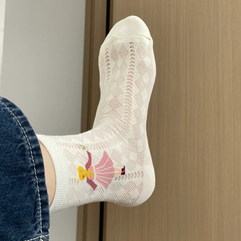 One-piece mechanism boneless suture girl mesh breathable summer thin white color skirt all-match tube socks One-piece mechanism boneless suture girl mesh breathable summer thin white color skirt all-match tube socks