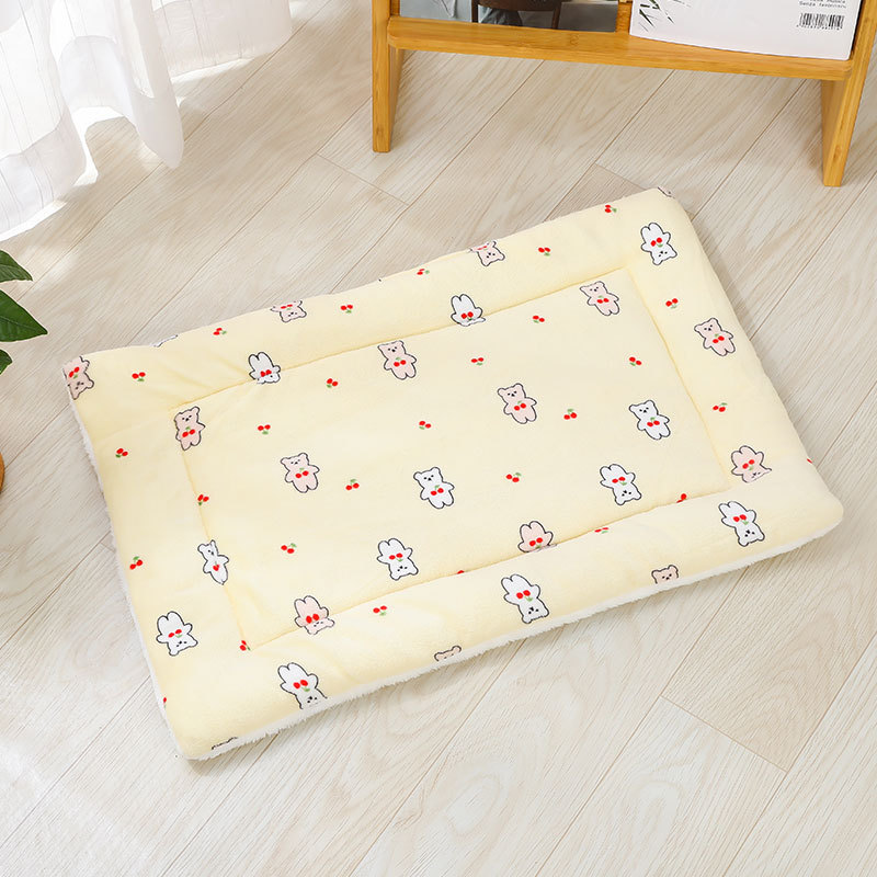 Otoño e Invierno nueva manta para mascotas engrosada de doble capa de doble cara de felpa perro cálido estera acostada gato transfronterizo y perro manta para dormir estera