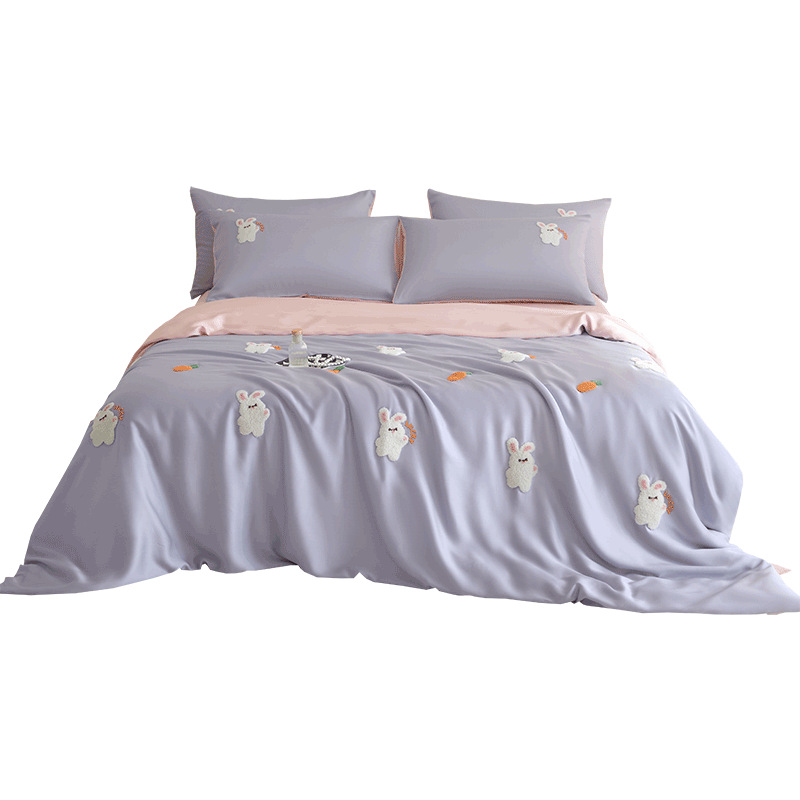 Ropa de cama de seda de hielo bordada con toalla de cuatro piezas, sábana fresca pequeña, funda de edredón, juego de tres piezas, ropa de cama de dormitorio fresca de verano
