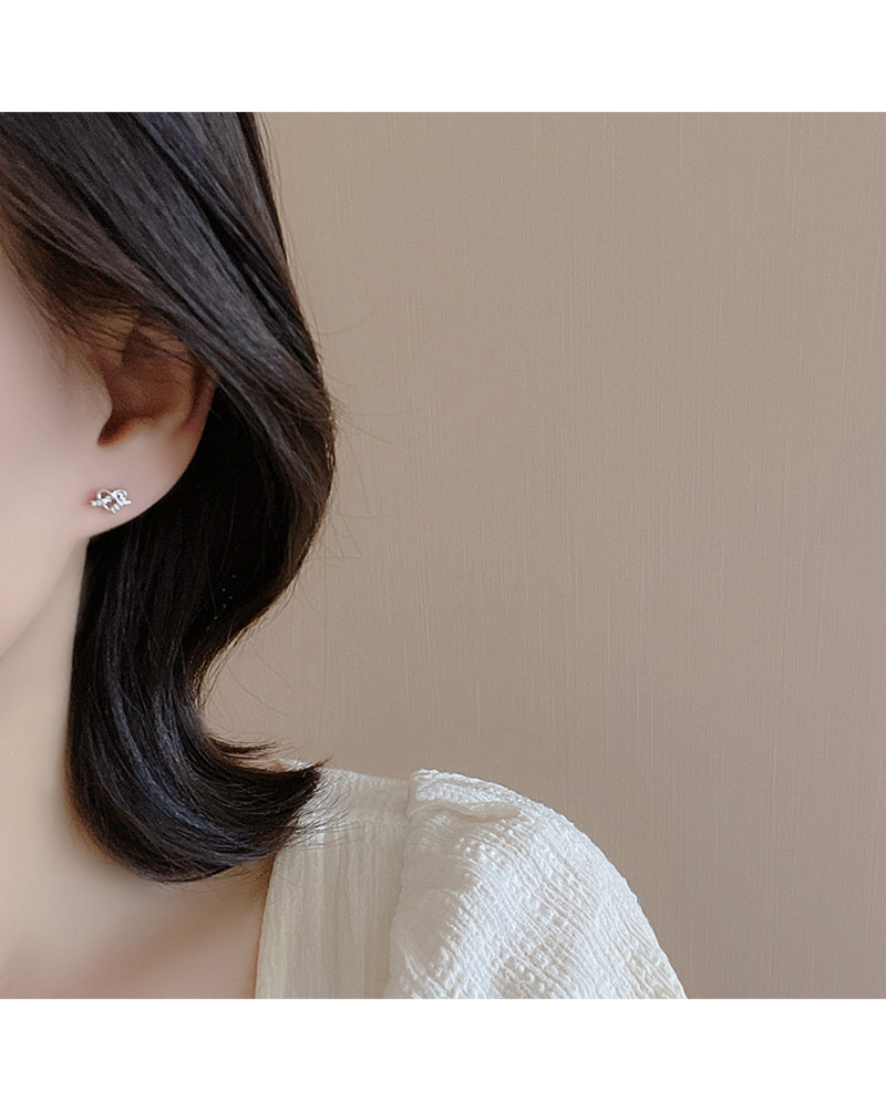 Simple Style Heart Shape Copper Inlay Zircon Ear Studs 1 Pair