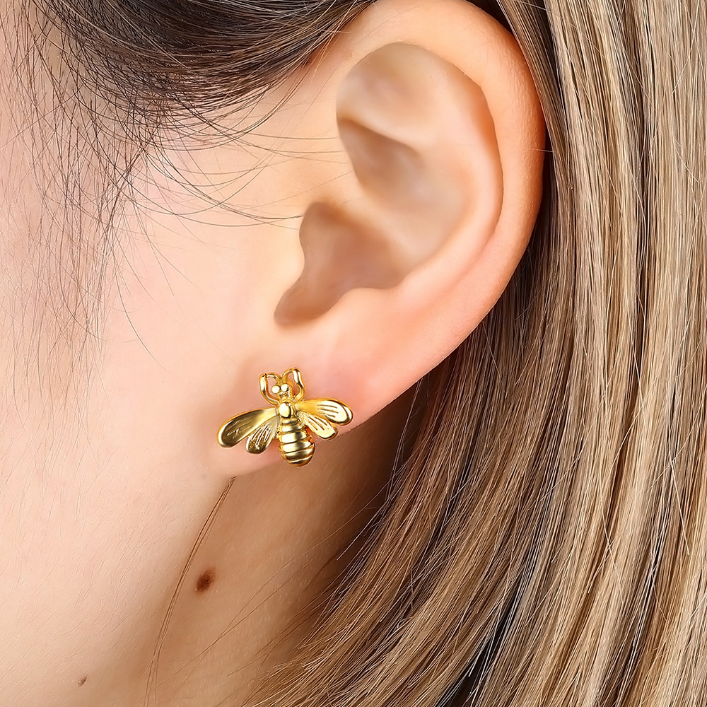 1 Pair IG Style Simple Style C Shape Flower Bee Plating Inlay 304 Stainless Steel Pearl Zircon Earrings Ear Studs display picture 6