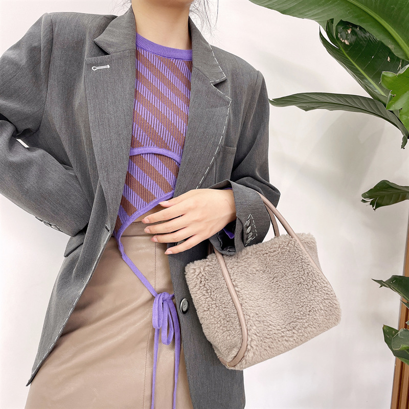 BA8E47E36FFF70F3C3FCEFE9C34EBD