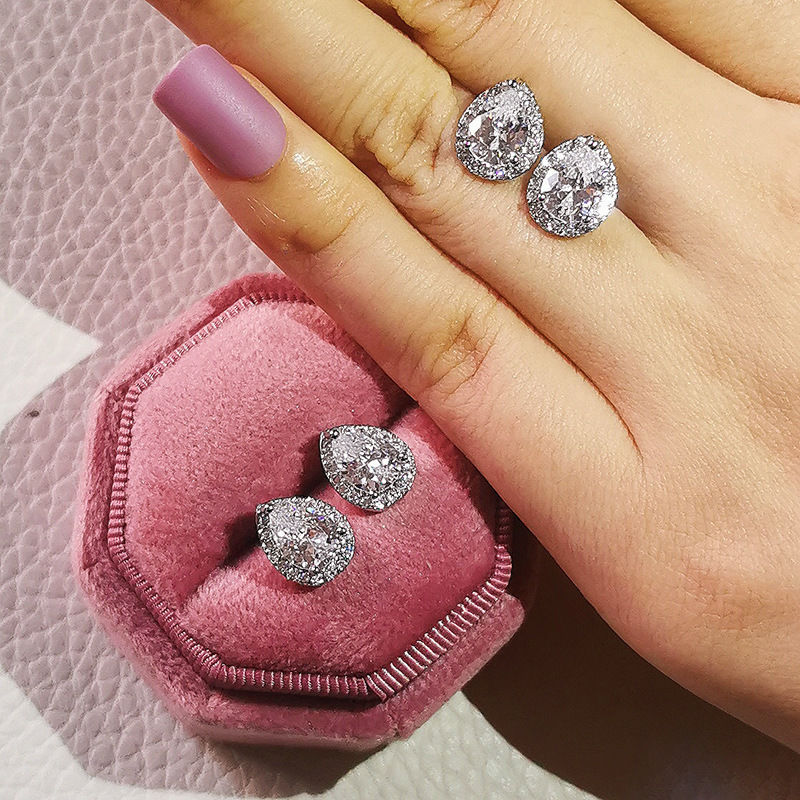 Fashion Heart Shape Copper Inlay Zircon Ear Studs 1 Piece