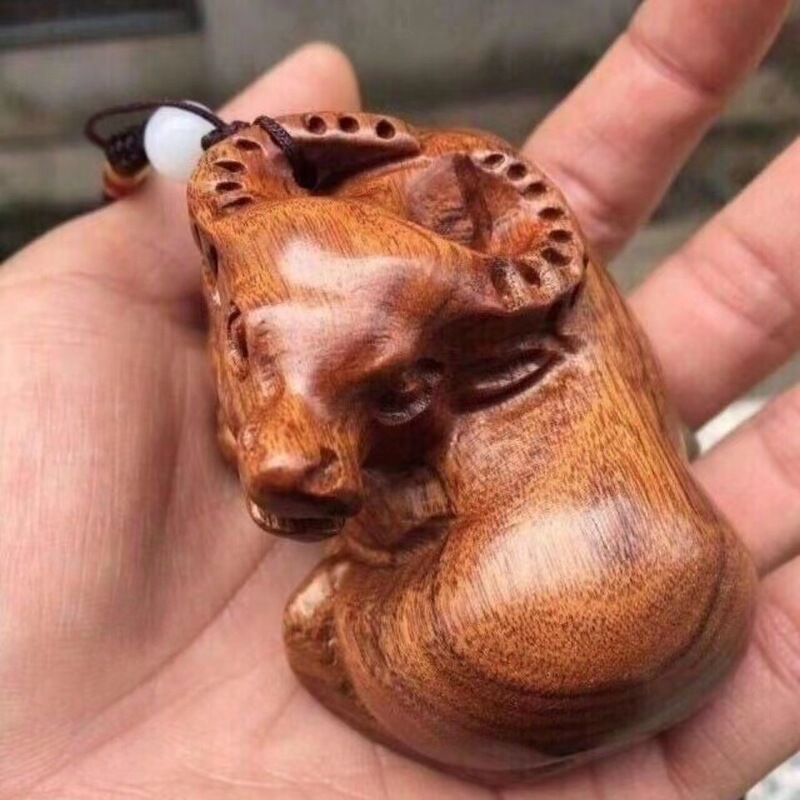 黄花梨の木の彫刻の取っ手の件の牛年の牛は手の木の彫刻を運んで十二生肖の文を遊んで工芸品を遊ぶことができます。|undefined