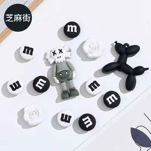Cute girl's holey shoe accessories, detachable DIY shoe clips, cartoon-style small ornaments, shoe flowers, flip-flop clips, accessories