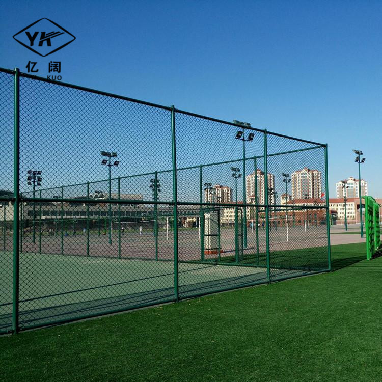 亿阔篮球足球球场围网学校体育场隔离防护网公园球场围网