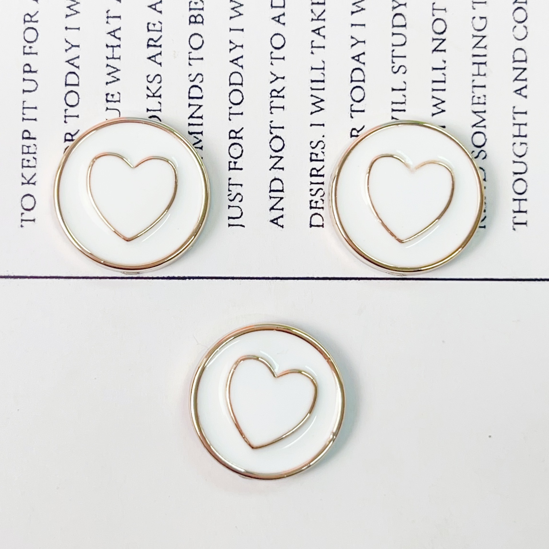 Corea del sur fragancia goteo de aceite camellia amor diy accesorios de joyería caja de teléfono móvil bolsas de zapatos material de parche de hebilla