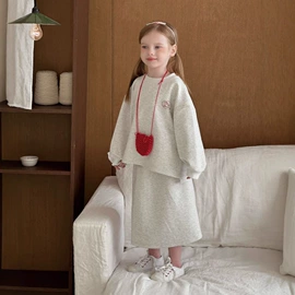 童裤;童连衣裙;童套装