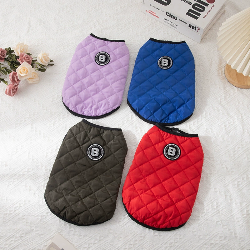 Новые товары для осени и зимы: милые собачьи и кошачьи костюмы, одежда и аксессуары для животных.