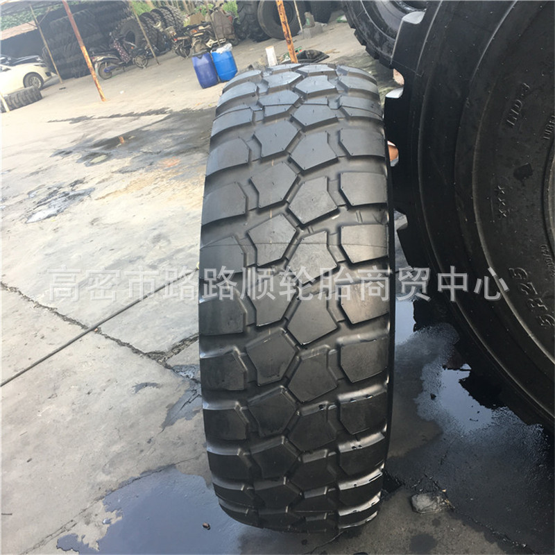 特种消防车炮车钢丝轮胎15.5R20  GL073越野花纹全钢丝轮胎