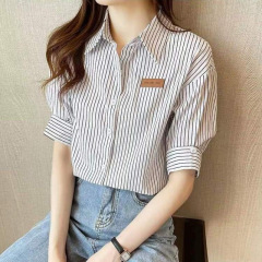 女性用夏の七分袖シャツ、新しいスタイル、ハイエンド、ファッショナブル、多用途、フレンチニッチトップス、西洋風シャツ