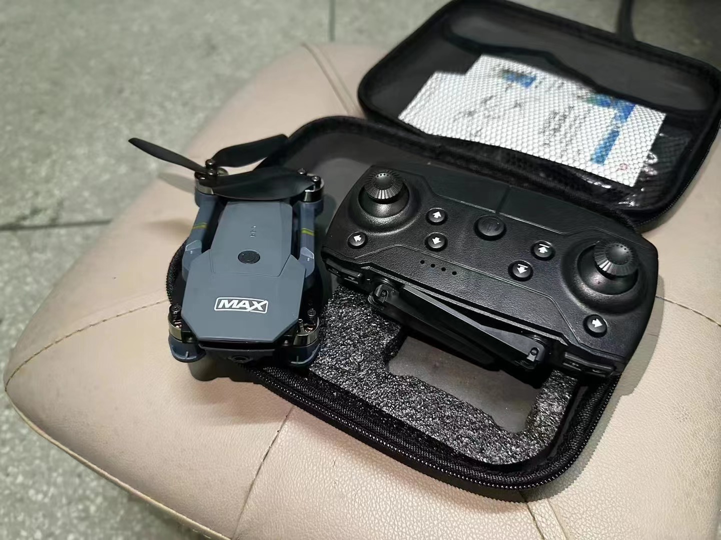 Nueva transfronteriza sin escobillas UAV fotografía aérea e88e99drone larga resistencia aviones de control remoto TikTok juguetes calientes