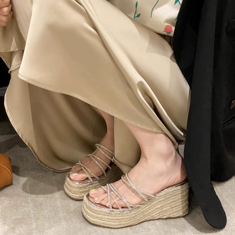 2026년 여름 여성용 워터드롭스톤 투명 방수 플랫폼 두꺼운 밑창 밀짚 샌들, 외부 착용 가능한 원스트랩 웨지힐 브레이드 샌들 슬리퍼