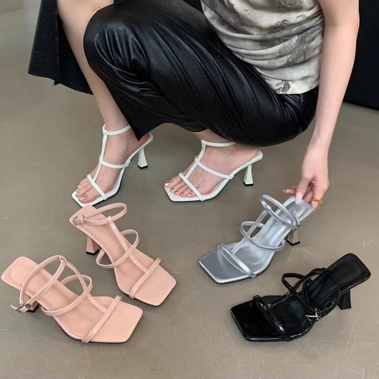 Patent Leather Kitten Heel 2026 Gentle High-End Versatile Ice-Clear Nude Color One-Strap Sandals Summer Square Toe Stiletto High Heels