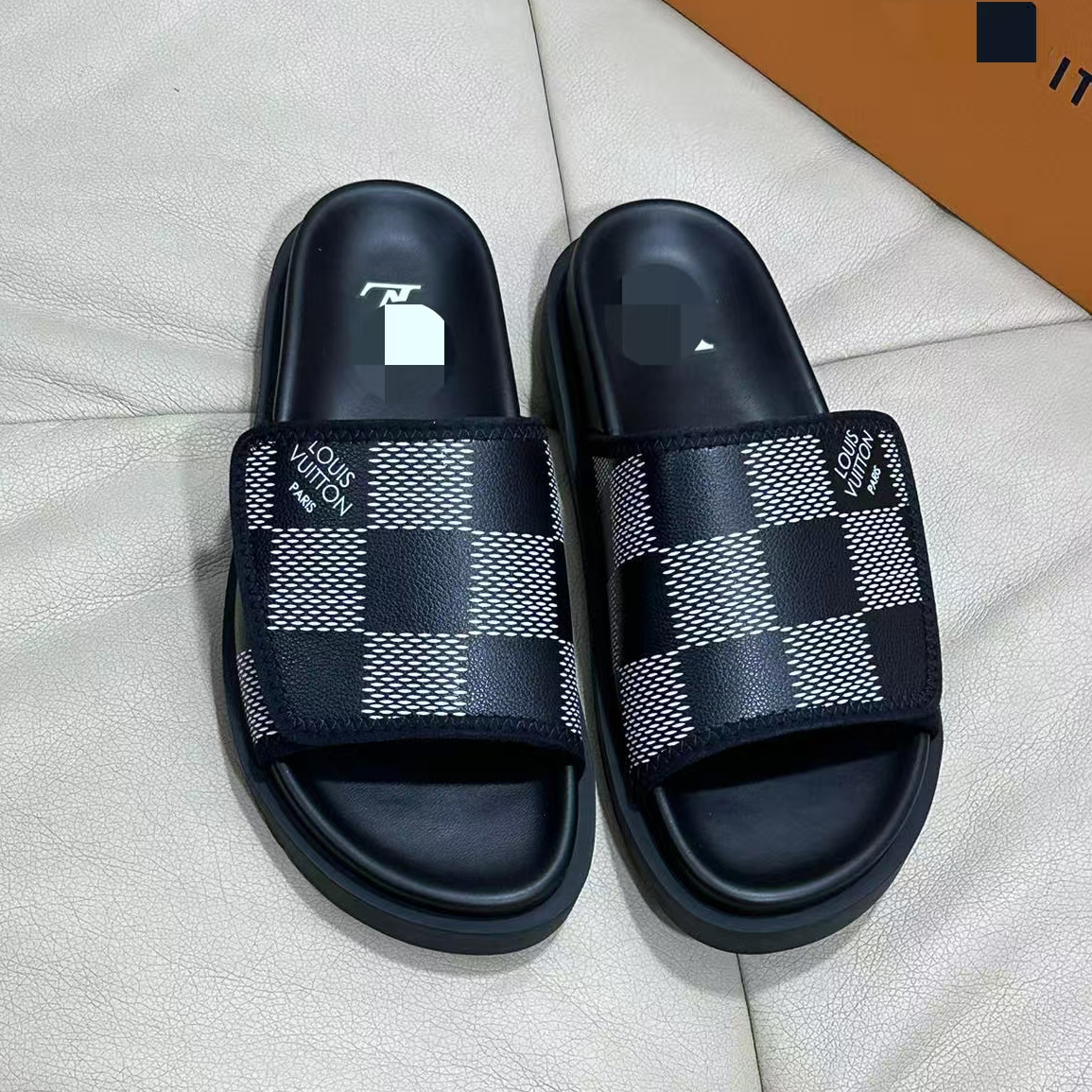 Zapatillas de playa casuales con relieve de cuadrícula transpirables sandalias para el hogar / exterior con cuero de vaca