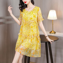 2023夏季新款时尚大码女装宽松黄色印花真丝雪纺短袖小个子连衣裙