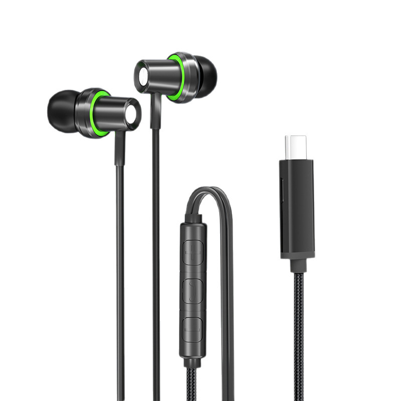無邪気な巨人の充電のイヤホンは歌を聞いて充電します。|undefined