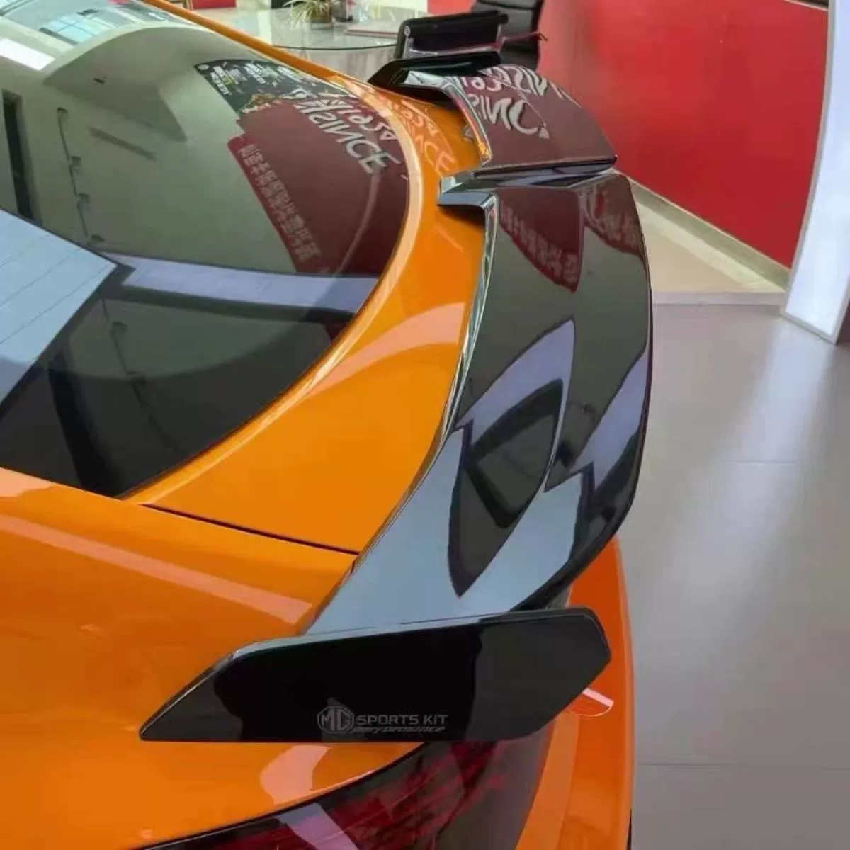 Автомобиль GM заднее крыло седан без перфорации клейкое заднее крыло краска с большим хвостовым крылом