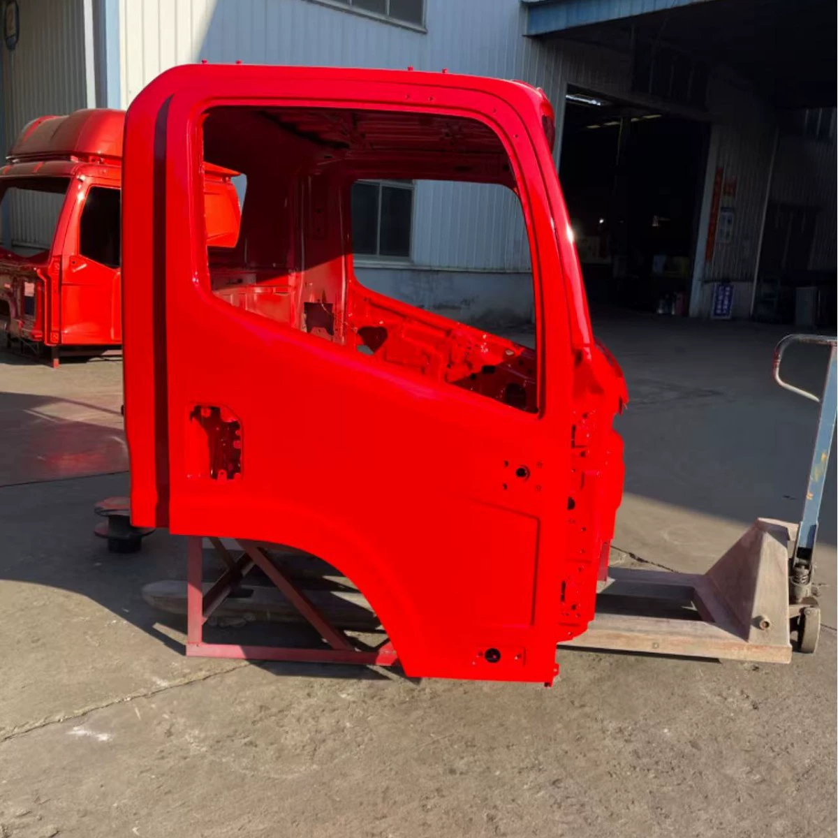 Марка Jiefang Tiger Wei кабина корпус красный корпус кабины