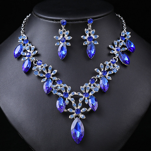 Source factory European and American accessories exaggerated retro necklace set women's luxury crystal banquet dress accessories clavicle chain