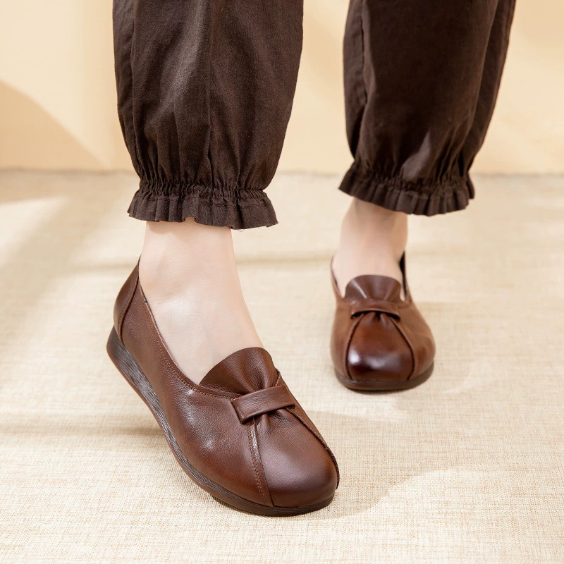 Shoes for mother, footwear, genuine leather, soft sole, for middle age