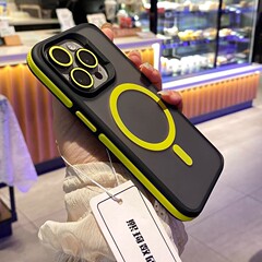 Iphone16 promax 2色磁気吸引携帯ケースアップル15フロスト肌感magsafe保護カバーを適用