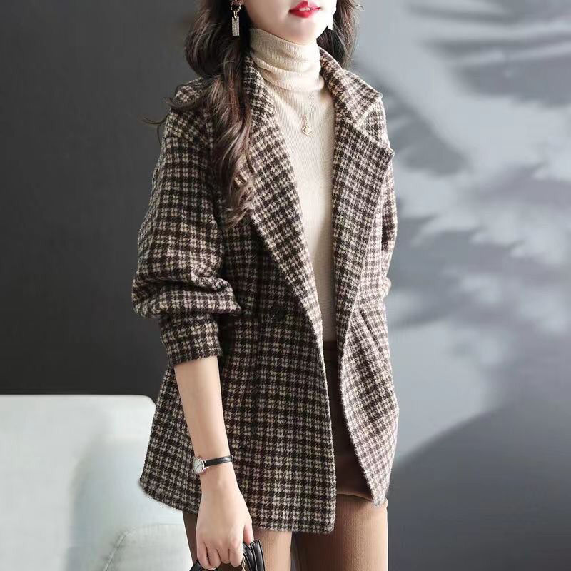2025秋冬新款时尚翻领宽松口袋格子毛呢外套设计感小众短款上衣女|undefined