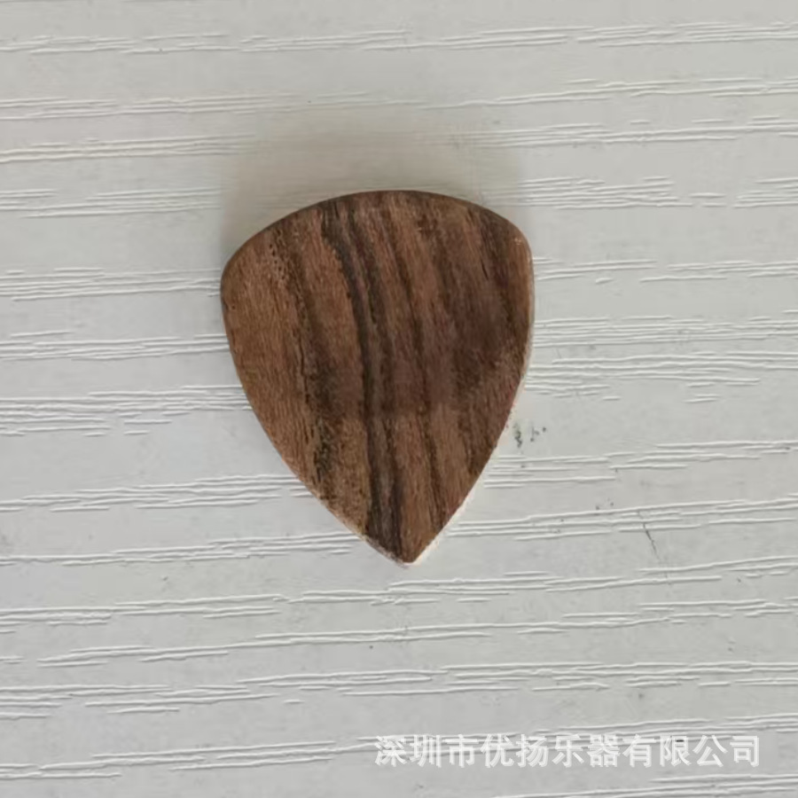 Tallado logo guitarra de madera Pick madera metralla Folk Bass ukulele Pick Guitar Accesorios