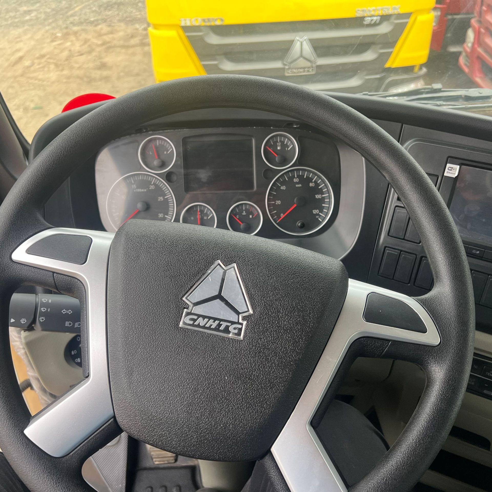 Exported to Africa Howo371 Dump Truck, Mining Special Vehicle, Soil Transport Truck