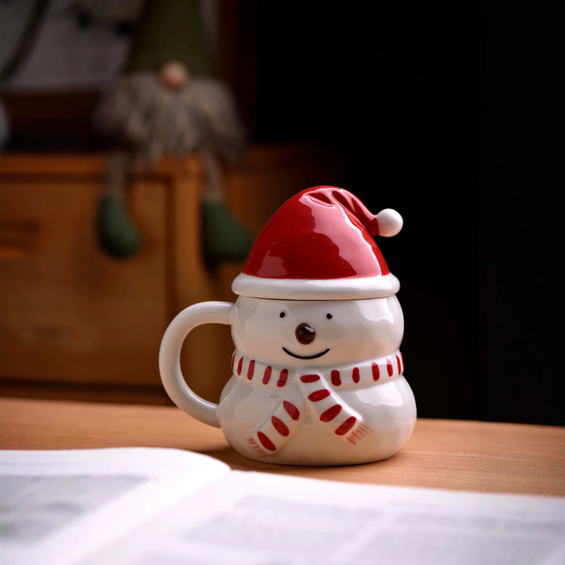 Cross-border Amazon holiday cup, Christmas hat mug, holiday gift ceramic cup, snowman hat water cup, beautiful and cute Cross-border Amazon holiday cup, Christmas hat mug, holiday gift ceramic cup, snowman hat water cup, beautiful and cute