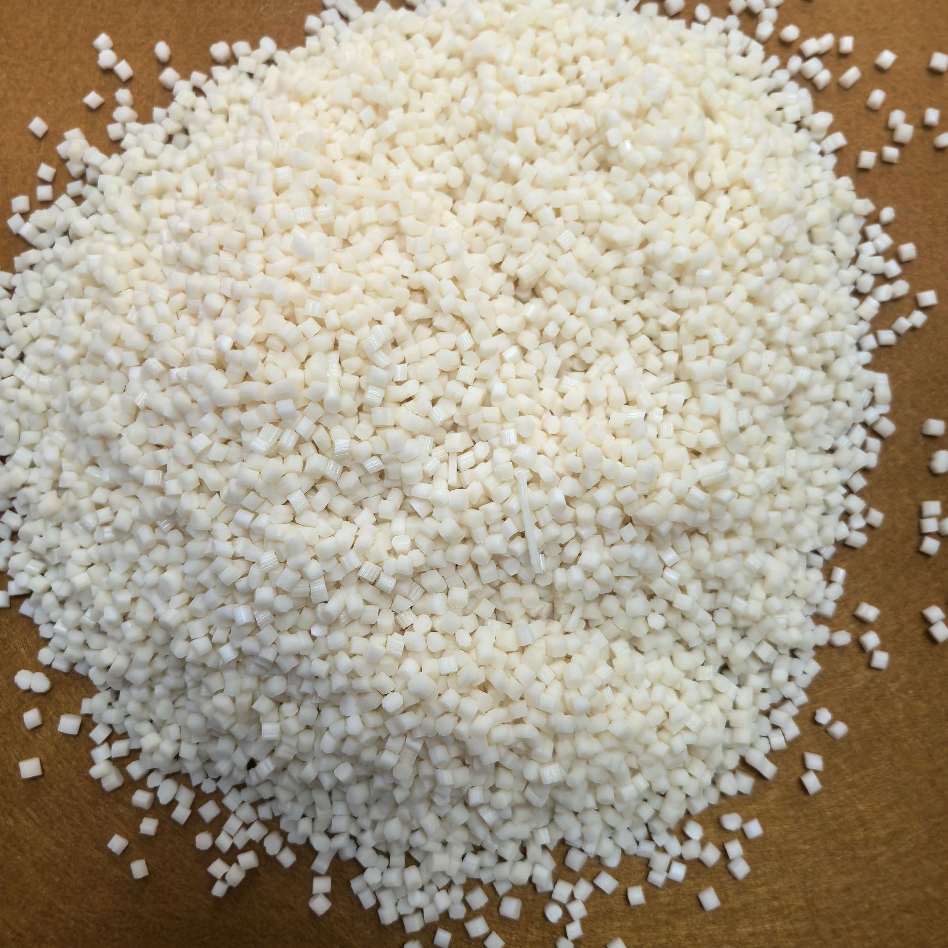 工厂直销abs永久性无析出抗静电功能母料环保可回收现货优惠供应