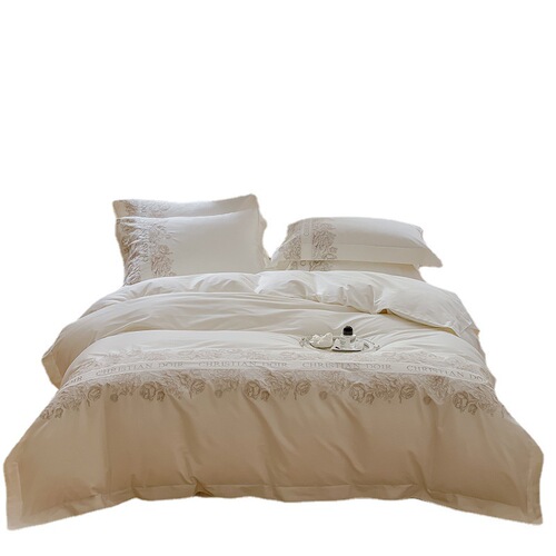 Light Luxury Style 100-count Long Staple Cotton Four-Piece Set with Delicate Girl Heart Embroidered Duvet Cover, Soft All-Cotton Bedding Set 1.8m